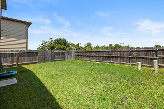 Building Photo - 7323 Heath Knl Ln