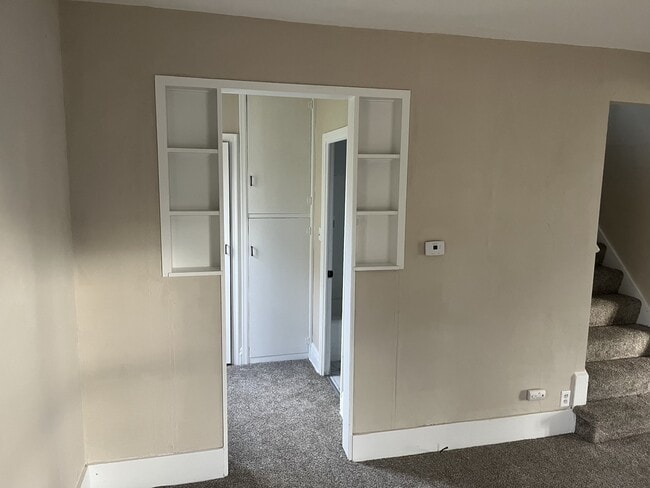 Building Photo - 331 3rd St E