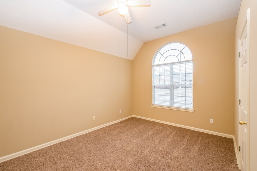 Building Photo - 6658 Raner Cove