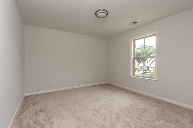 Building Photo - Like New 6 BR/ 4.5 BA in Lakeland