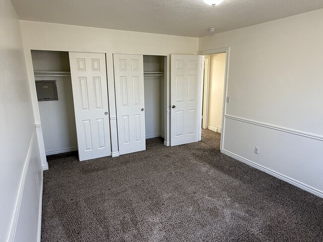 Building Photo - Beautiful five bedroom home