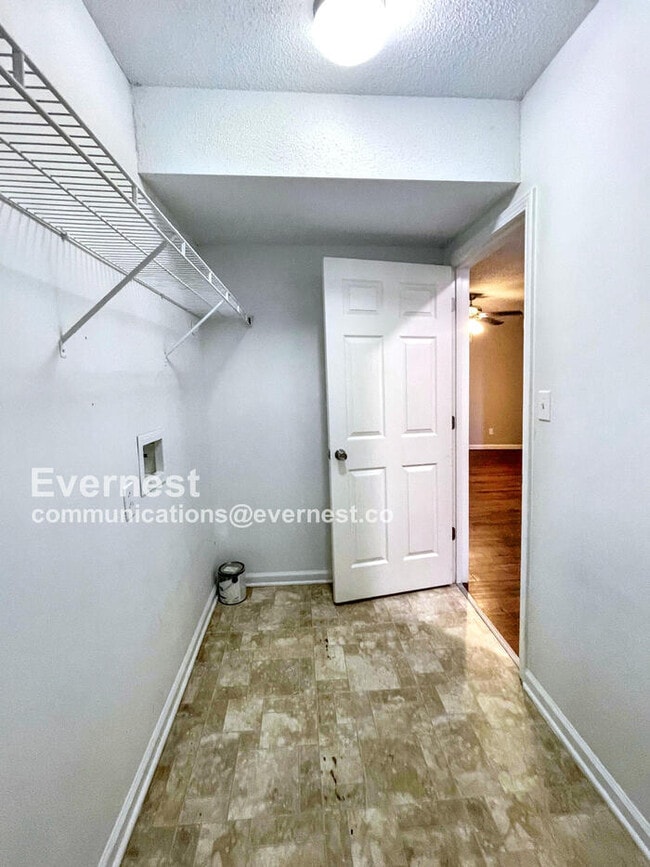 Building Photo - 3397 Bradfield Dr