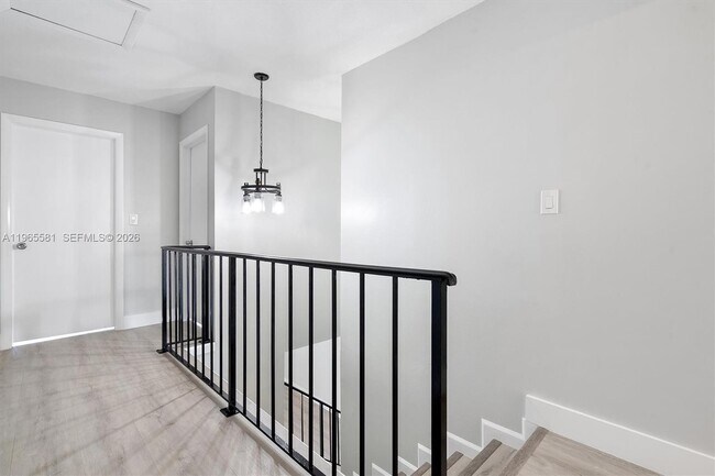 Building Photo - 48 Matador Ln