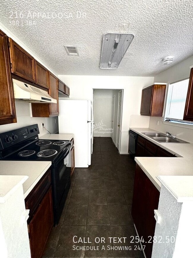 Building Photo - 216 Appaloosa Dr
