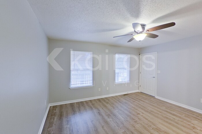 Building Photo - 516 22nd Ln NE