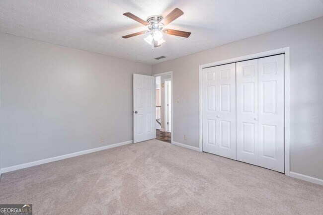 Building Photo - 736 Singley Dr