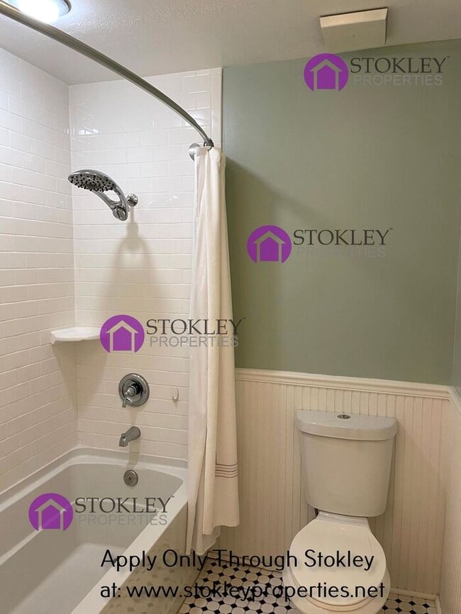 Building Photo - 1975 Shuey Ave