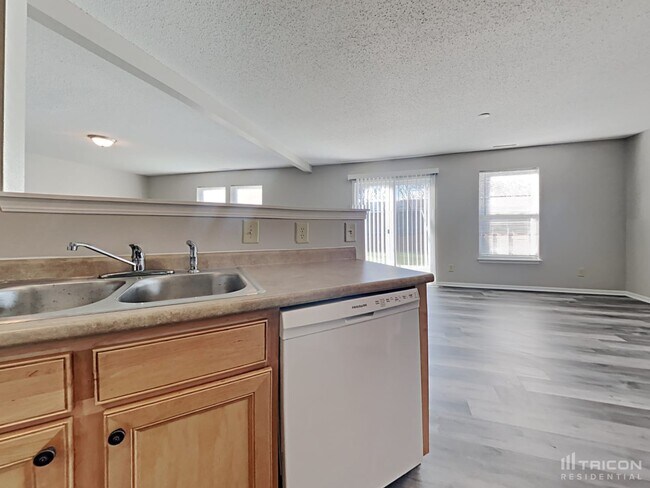 Building Photo - 2376 Bridlewood Dr