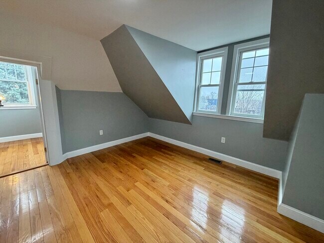 Building Photo - 786 Moody St