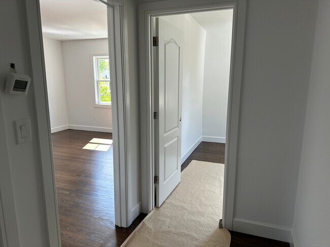 Building Photo - 69 Cos Cob Ave