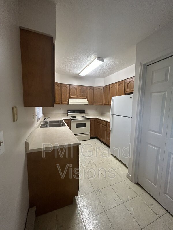 Building Photo - 1305 18th St