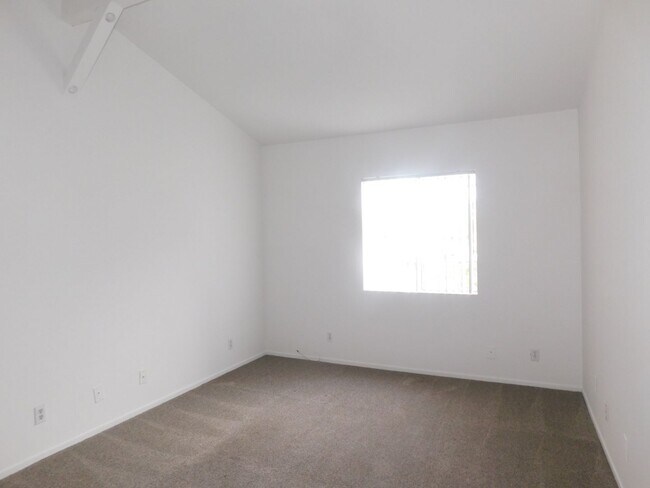 Building Photo - ALH7811