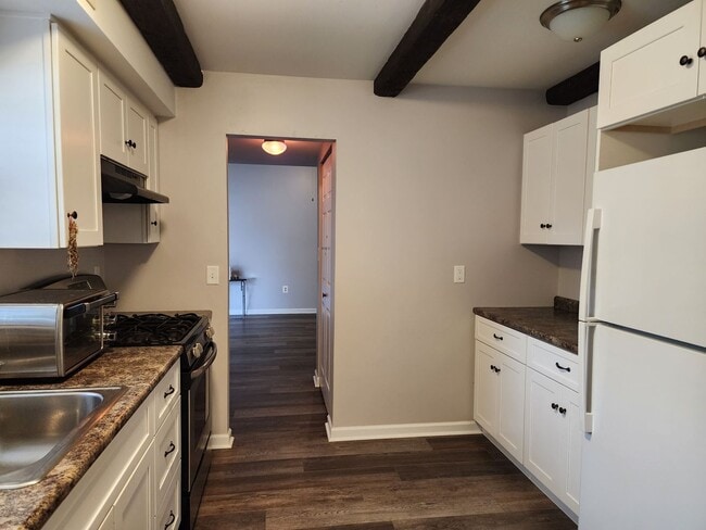 Building Photo - First Floor 1 Bedroom Condo in Manheim Tow...