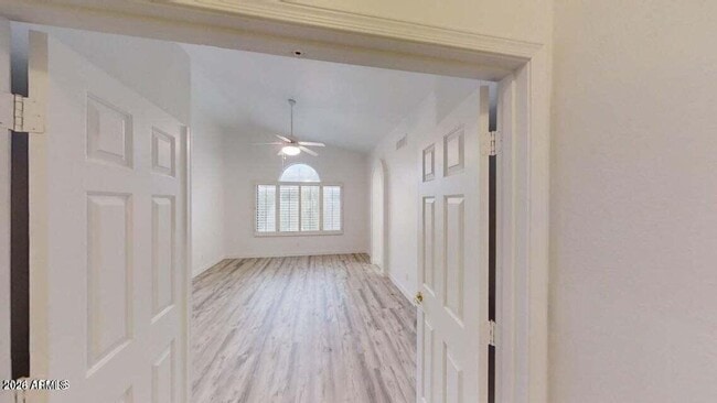 Building Photo - 4445 E Meadow Dr