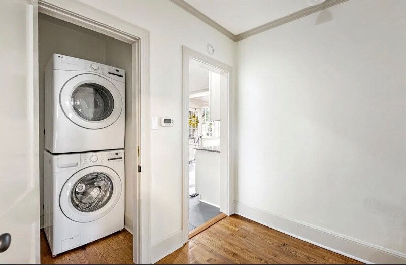 Building Photo - 2014 Golf Terrace Dr