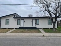 Building Photo - Pleasant 2-Bedroom, 1-Bath Duplex for Rent – Updated and Move-In Ready!