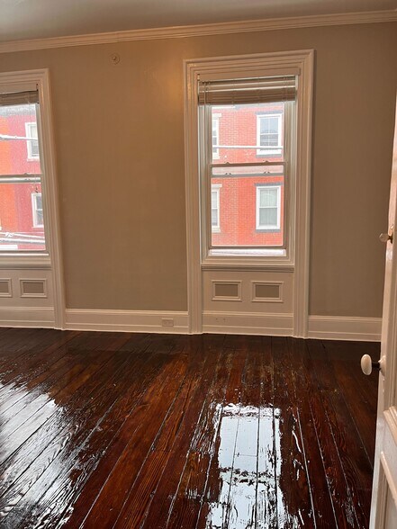 Building Photo - 1506 Swain St