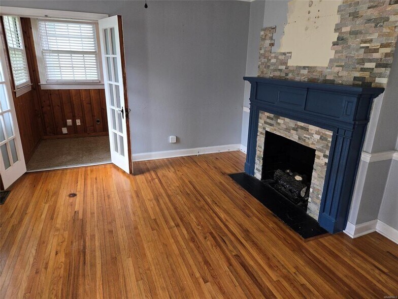 Building Photo - 110 Oak Forest Dr