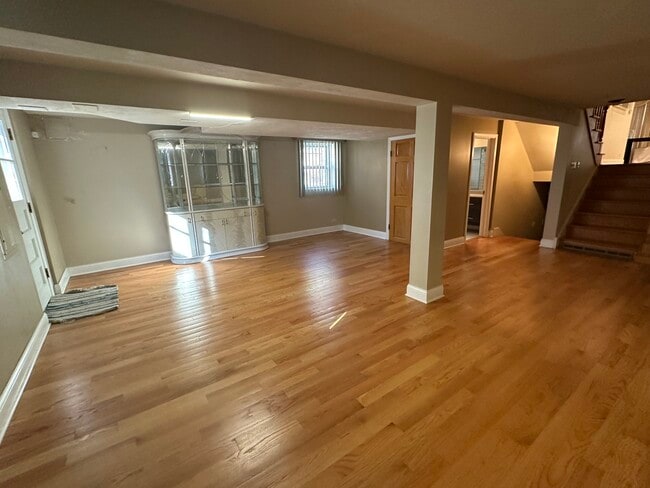 Building Photo - 3929 Jarvis Ave