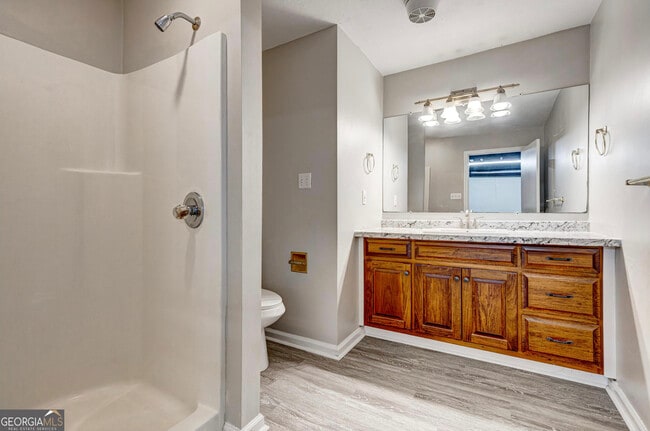 Building Photo - 922 Sharon Ct