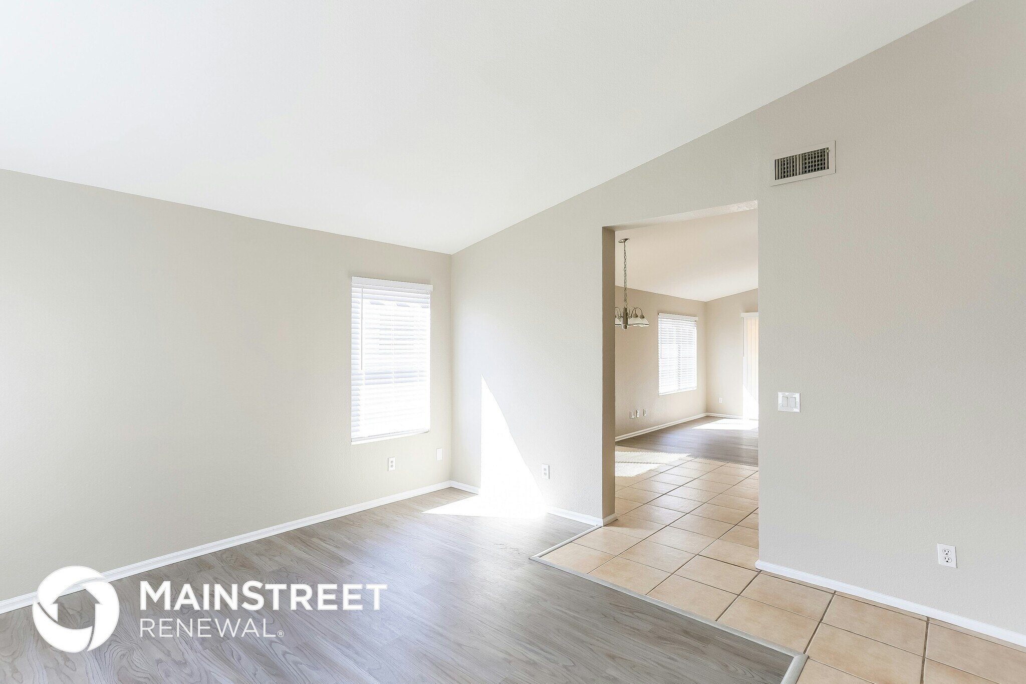 Building Photo - 10714 W Glenrosa Ave