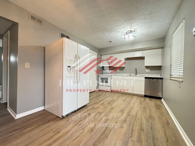 Building Photo - 1173 Navaho Dr