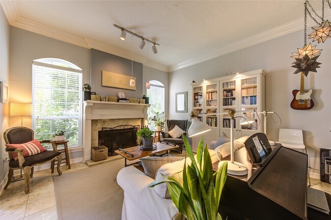 Building Photo - 5222 Summer Snow Dr