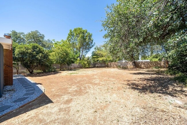 Building Photo - Home with Carport