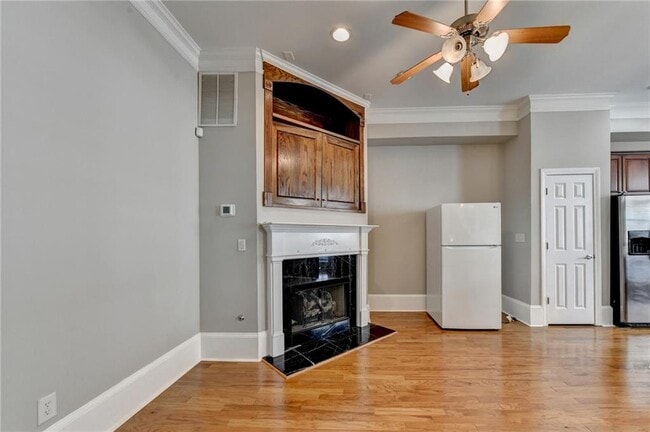 Building Photo - 813 Clifton Heights Ln NE