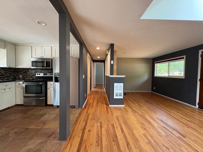 Building Photo - 3230 Onyx St
