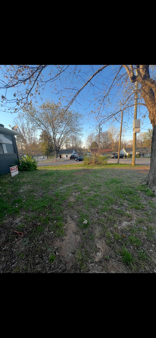 Building Photo - 699 Perry Dr