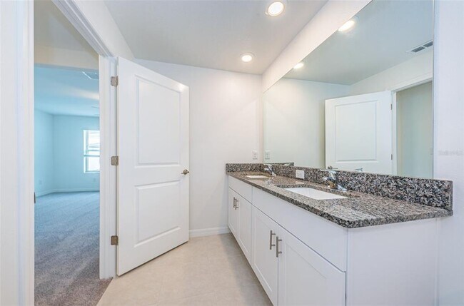 Building Photo - 8327 Crescent Oaks Dr