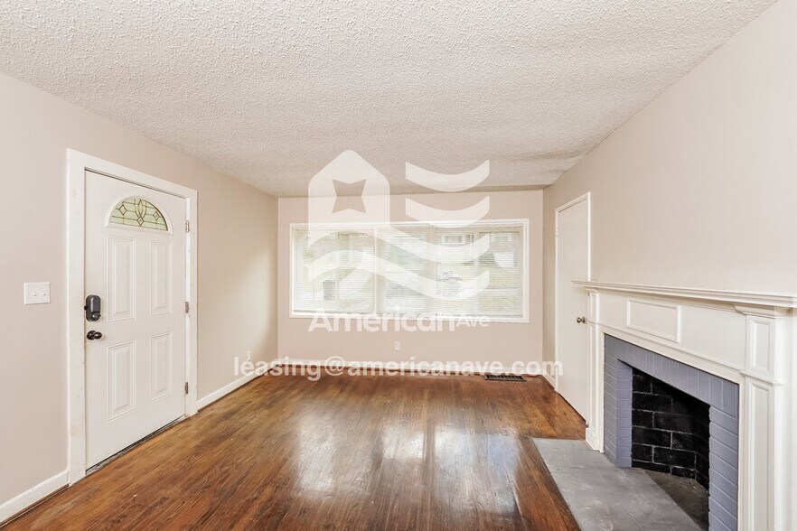 Building Photo - 8228 10th Ave S