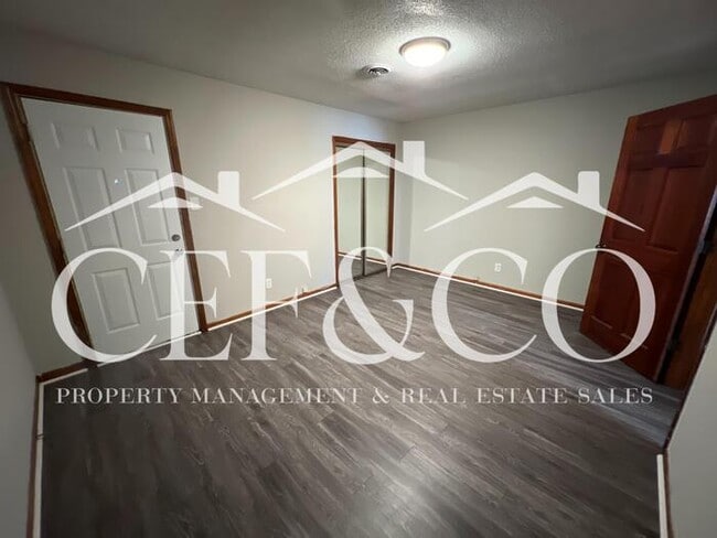 Building Photo - 22-B Rachel Ct