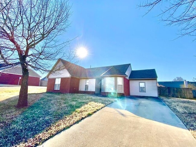 Building Photo - Now Leasing A 4 Bedroom 2 Bath Home in Sou...