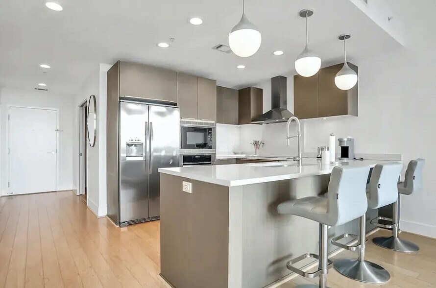 Building Photo - 145 2nd Ave S