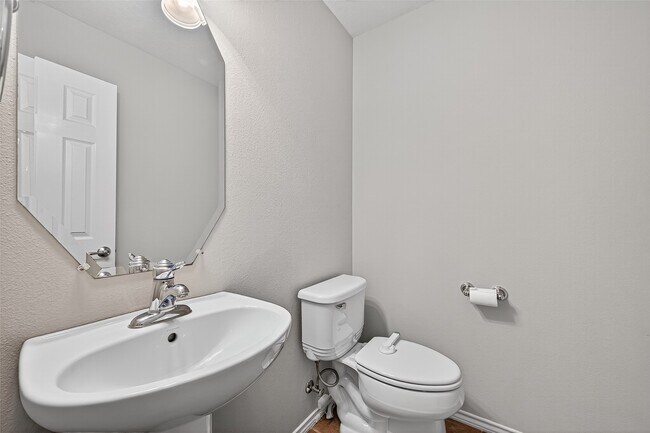 Building Photo - 7202 Toad Hollow