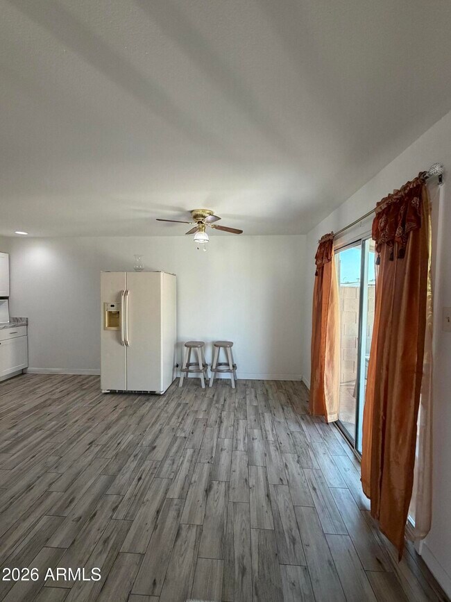 Building Photo - 5232 W Mauna Loa Ln