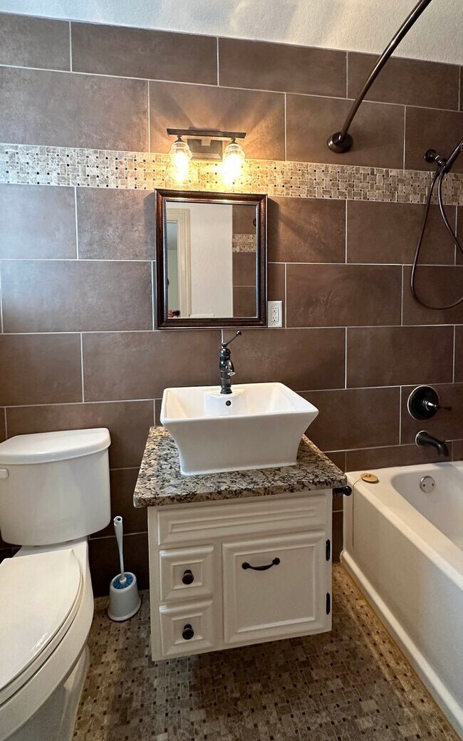 Building Photo - China Grove 4 bedroom, 3 bathroom