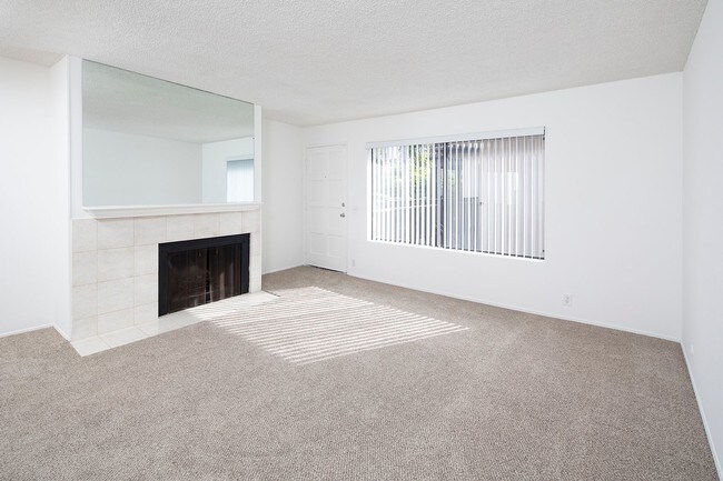 Primary Photo - *OPEN HOUSE: 8/2 12:30PM-2PM* 2BR In The H...
