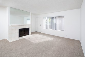 Building Photo - *OPEN HOUSE: 8/2 12:30PM-2PM* 2BR In The H...
