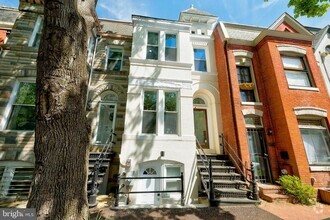 Building Photo - 1214 Linden Pl NE