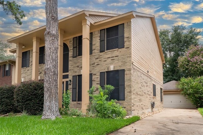 Building Photo - 16122 Cairngorm Ave