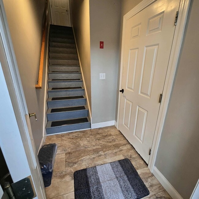 Building Photo - 315 Old Concord Turnpike