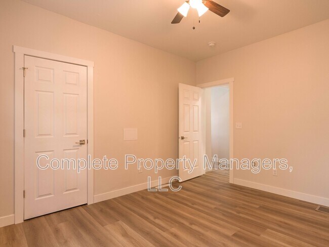 Building Photo - 821 Jefferson Ave