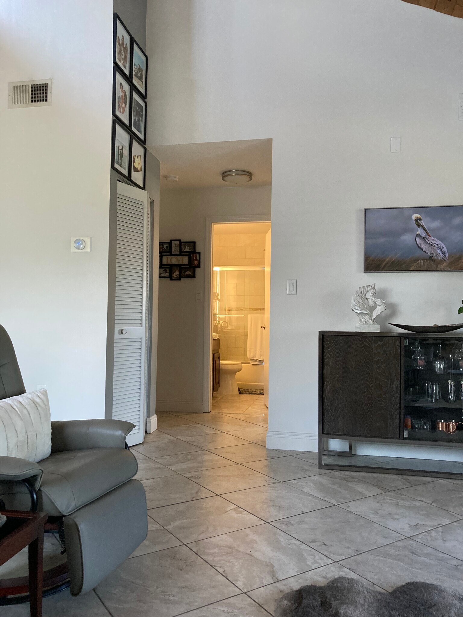 2 full bathrooms - 2921 Kirkland Rd NE