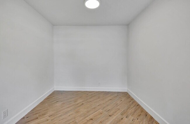 Building Photo - 8704 NW 35th St
