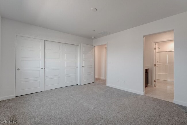 Building Photo - 933 Watford Pl