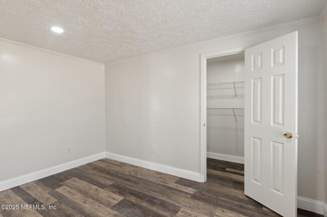 Building Photo - 97119 Diamond St