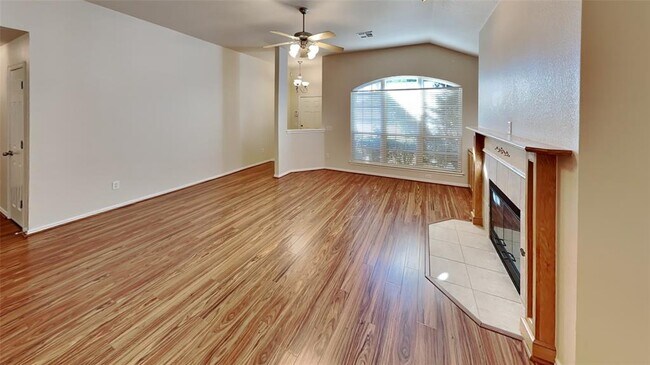 Building Photo - 21886 Pioneer Cir
